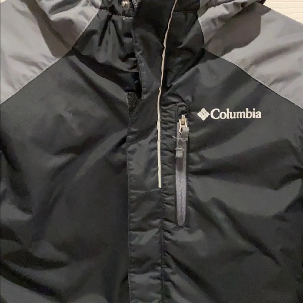 Columbia Kids Jacket - Black and Gray - Picture 2 of 5